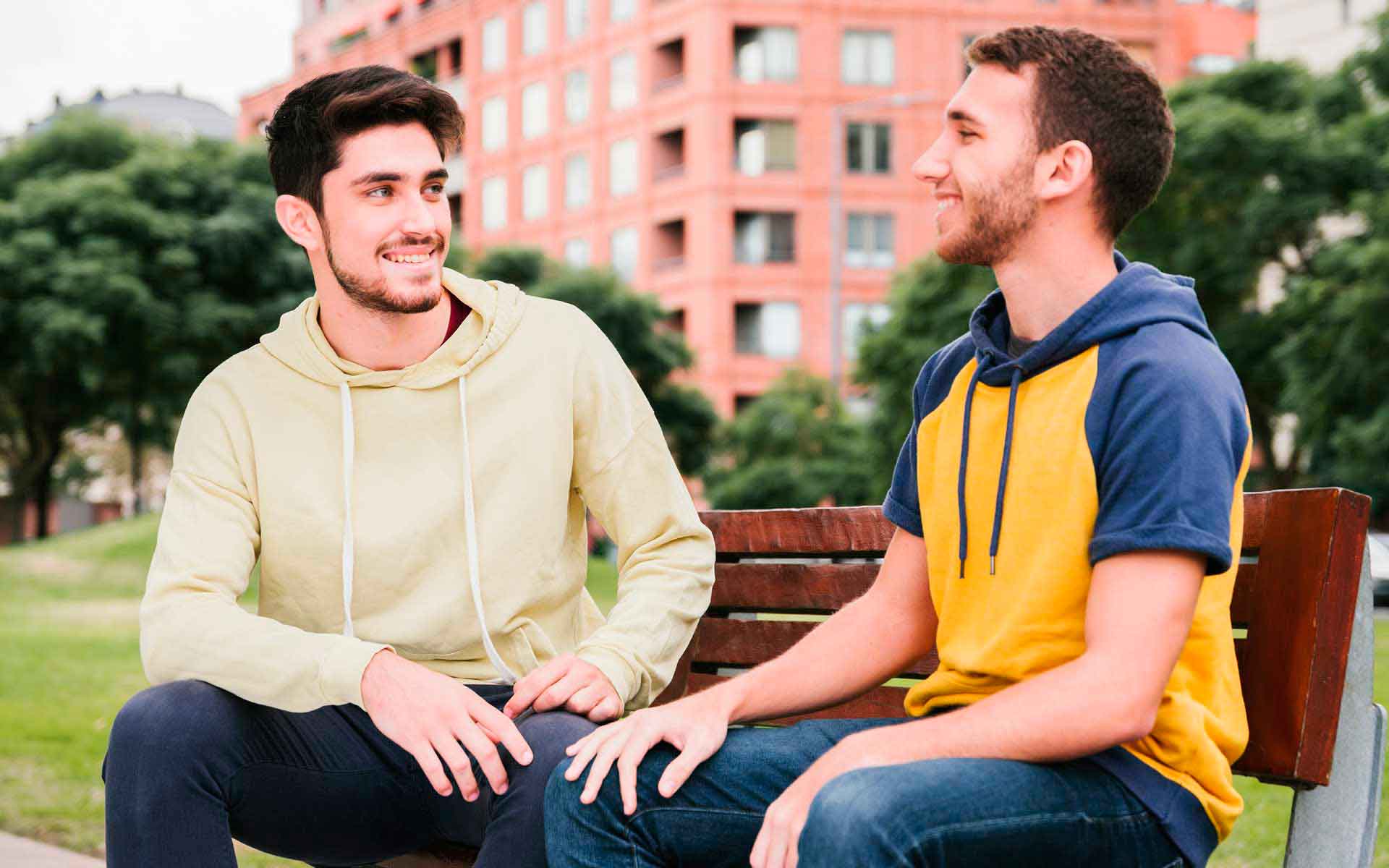 portada home dos hombres